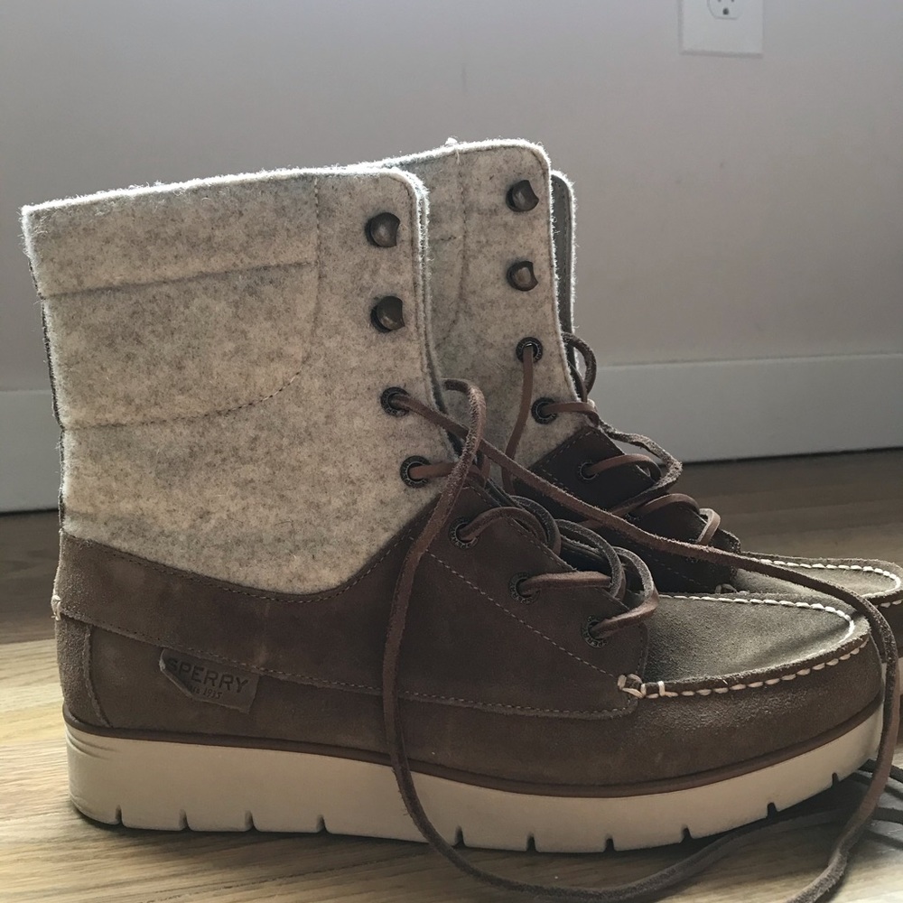 women’s sperry boots